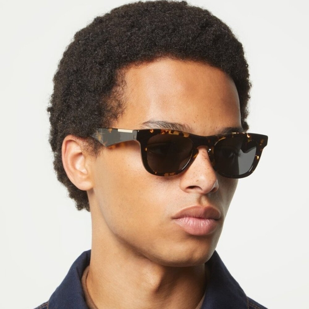 BRAND NEW Burberry BE4426 300187 Black Grey Square Unisex Sunglasses BE 4426 - Picture 9 of 9